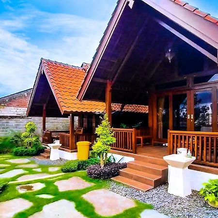 Andung Andung Villa And Resto Banyuwangi  Exterior foto